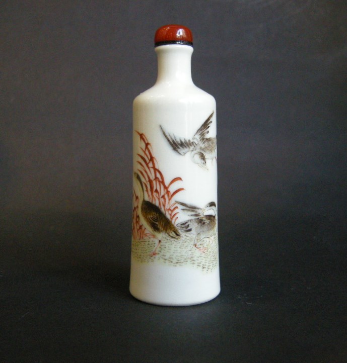 Snuff bottle porcelain painted in polychromy with duck in the millet